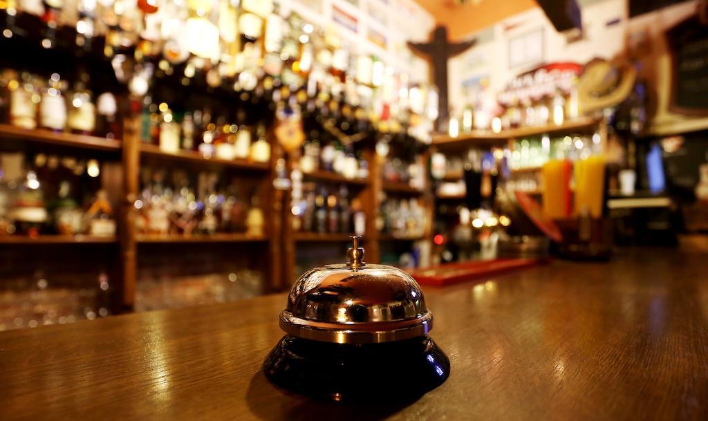 טאבור Pension Alfa & Whisky Pub מראה חיצוני תמונה
